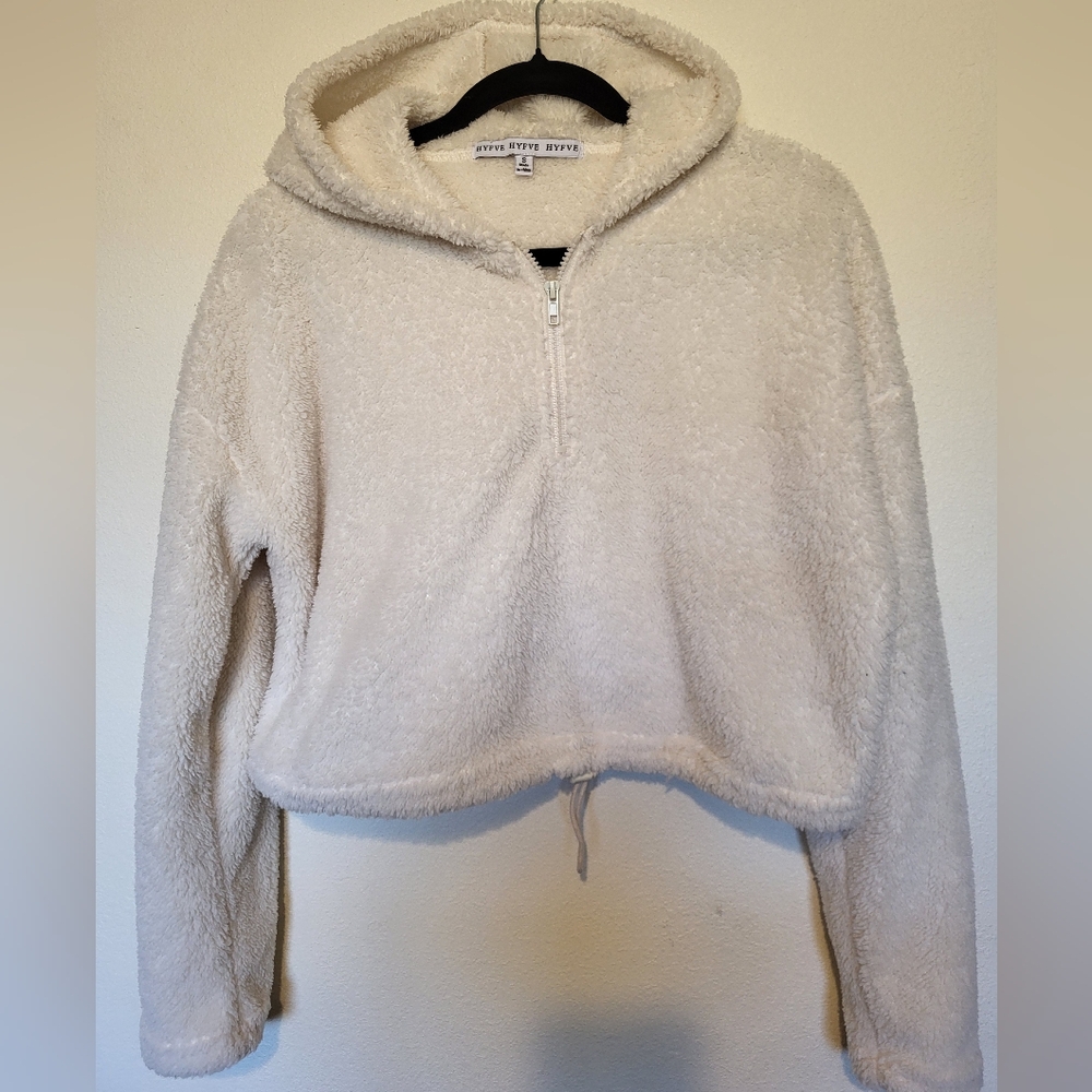 HYFVE Cozy White oversized Fleece crop sherpa hoodie, 1/2 zipper. mall - Picture 3 of 15